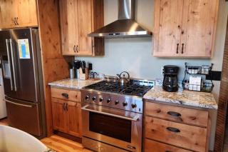 Lakefront home with wraparound deck modern appliances WiFI & dog-friendly - 3