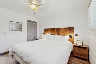 Holiday Home & Hot Tub - Walk 12 Mins to Beach or 6 Mins to Heavenly Gondola - 1