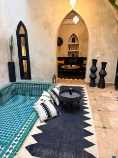 Riad 1810 - 0