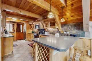 Charming Updated Rustic Cabin with Gas Fireplace close to Lake and Ski Resort - 5