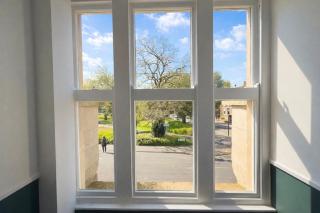 Luxury Two Bedroom Seaside Apartment - Sleeps 4 - 2