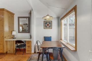 Charming Dog-Friendly Home Steps from Hiking Trails - private W&D - 1