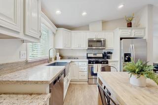 Four Bedroom Home in the Heart of South Lake Tahoe near Ski Resort and Stateline - 4