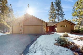 Spacious home with fireplace private hot tub AC & SHARC passes - 6