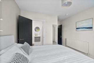 Stunning 7 bedroom house - 3