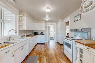 Beautiful historic family home on a Cherry Orchard with patio grill and WiFi - 1