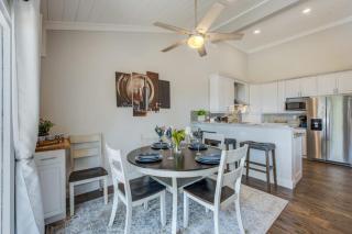 Stylish home near the lake and slopes with WiFi furnished deck & fireplace - 5
