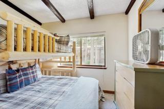 Inviting condo with gas fireplace & grill sleeps 8 - Zephyr Cove - 7