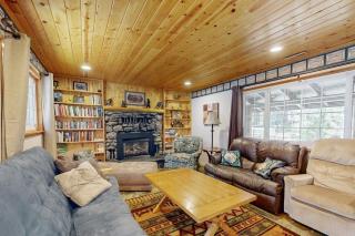 Get outside and play in South Lake Tahoe - minutes to Heavenly & lake - 7