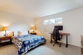 Dog-friendly home with enclosed yard fireplace W&D central AC & streaming - 2