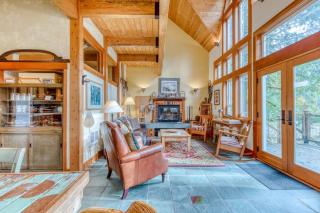 Riverfront home close to skiing & fishing with beach access & huge VHS library - 3
