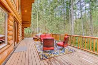 Woodland home near golf & ski slopes with wraparound deck - dog-friendly - 8