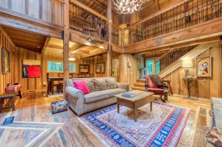 Mt Hood lodge in Forest Setting with Firepit & NEW Private Hot Tub - 7