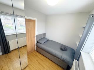 Entire House - Ideal for UHW-Events-Stadium-City-Bay - 1