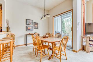 Mountain lodge with hot tub & pool - close to golf & skiing - 5