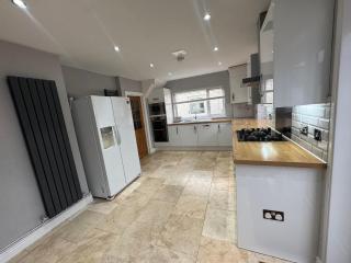Entire House - Ideal for UHW-Events-Stadium-City-Bay - 5