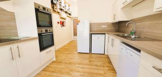 The Victorian Barn, Self-Catering Holidays with Pool and Hot Tubs, Dorset - 8