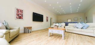 The Victorian Barn, Self-Catering Holidays with Pool and Hot Tubs, Dorset - 2