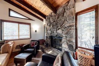 Beautiful cabin near hiking biking skiing Heavenly Valley with fireplace - 5