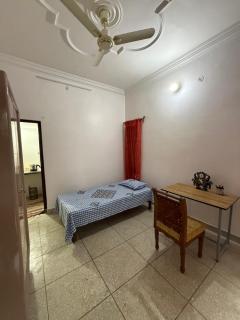 Sanjeev & Jyotsnas Guest House - Lucknow - 1