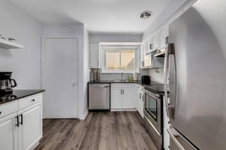 Cozy, Modern 2BR w/ Remote Workspace, Patio & Gym - 4