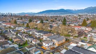 New Laneway Home in Quiet Area Near Downtown - 8