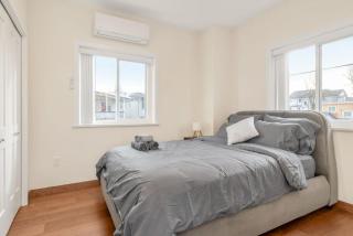 New Laneway Home in Quiet Area Near Downtown - 6