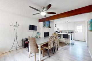 Family-Friendly Contemporary Getaway - Near Heavenly Marina & Dining - 7