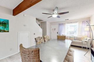 Family-Friendly Contemporary Getaway - Near Heavenly Marina & Dining - 6