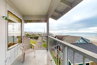 Oceanfront Nye Beach condo with gorgeous corner view & beach access - 2