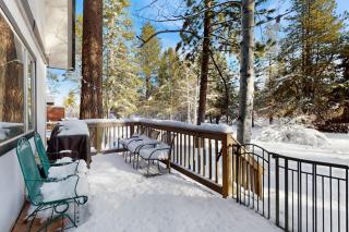 Classic Gambrel-style cabin family and pet friendly walk to lake close to ski - 9