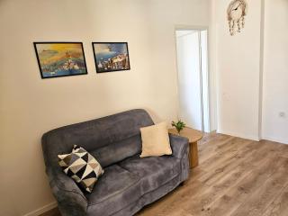 Mare Beachfront Apartment with Sea View - 2