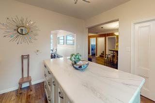 Spacious home with river views hot tub covered porch deck grill & W&D - 2