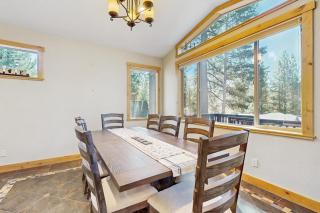 Cozy Tahoe home near the best of South Lake with fireplace WiFi & skiing nearby - 6