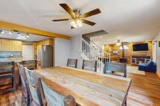 Charming Cabin Close to Restaurants Shops Ski Resort Lake - 1