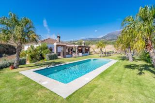 Cubo's El Valentin Rural House & Saltwater Pool - 0