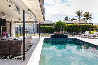 Cape Coral Getaway with Pool & Games - 8