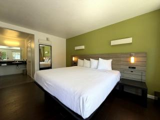 Fisherman's Cove Inn - Monterey - 4