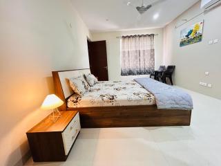 Premium Villa Stay Near the Airport Perfect for Families & Business Travelers - 1