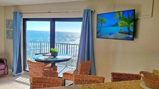 Fresh eighth floor retreat offers stunning sunrise to sunset views, book today - 6