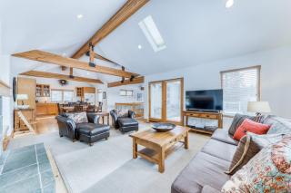 Spacious dog friendly home withprivate hot tub guest bikes - 9