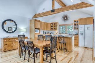 Spacious dog friendly home withprivate hot tub guest bikes - 5