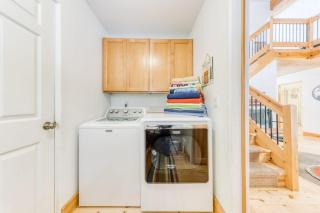Spacious dog friendly home withprivate hot tub guest bikes - 2