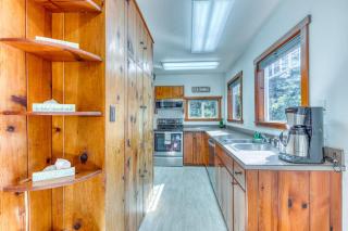 Dog-friendly house near the beach with ocean view and private gas grill - 1