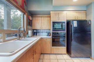 Beautiful & spacious home with a private hot tub fast WiFi AC & SHARC access - 1