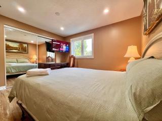 Cozy Home Near Transit & Hillcrest Mall with Free Parking - 7