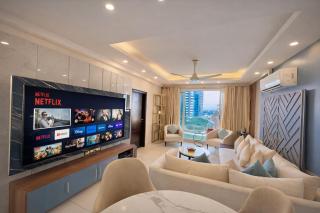 Modern Skyline Glass View Apartments in Blue Area Islamabad - LMY Hospitality - 4