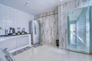 5 Suites e 1 Quarto com ar na Passagem, ha 4 minutos andando da Praia do Forte - para ate 20 hospedes - 5