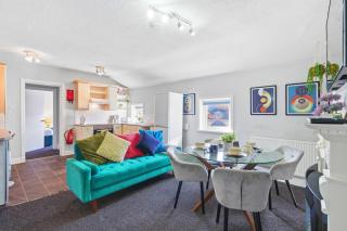 Furnished 5BR Duplex with Parking near Utilita & Bham - 0