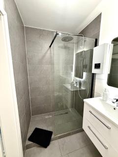 Modern l Central l Close to Messe Essen - 6